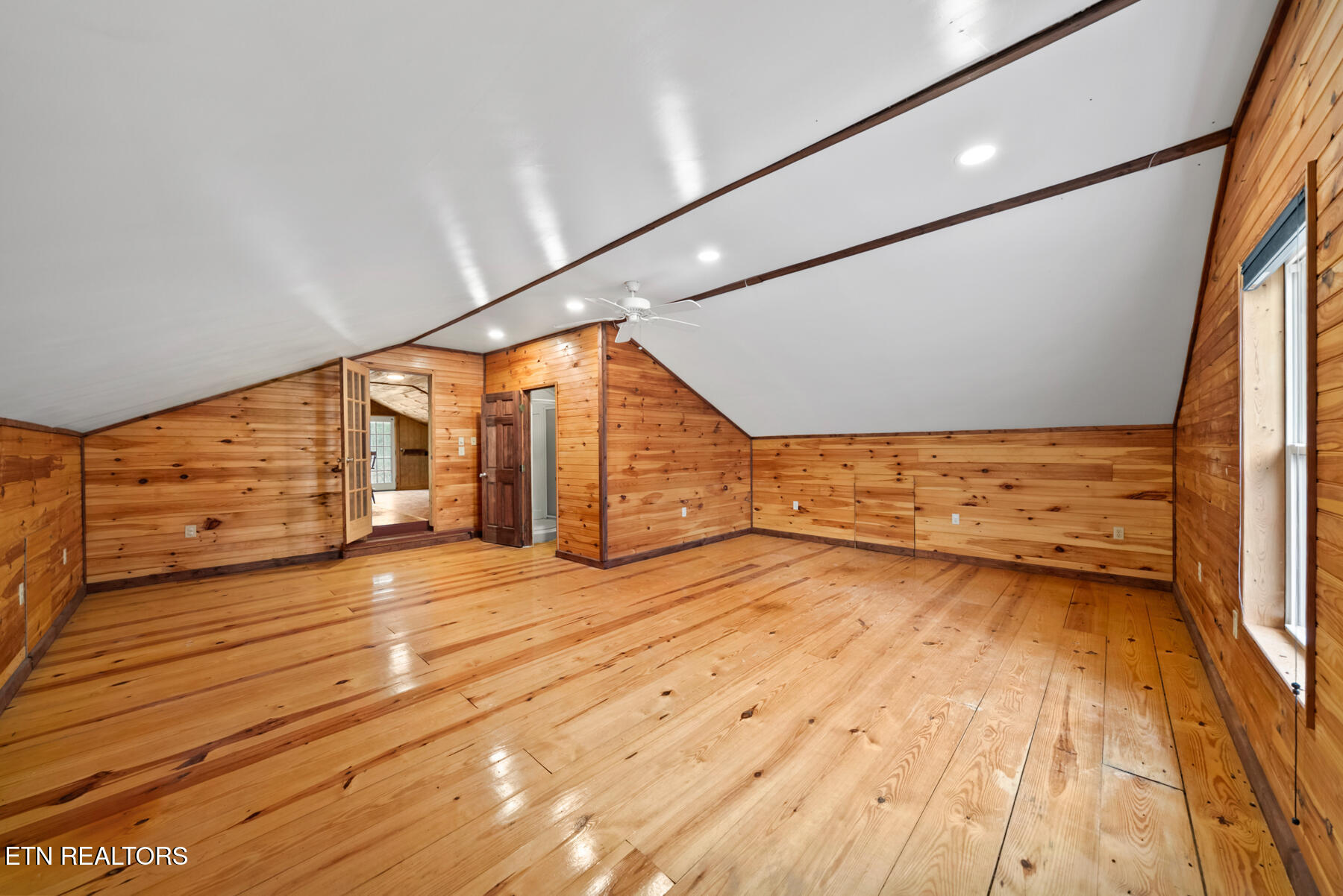 303 Cumberland Cove Road Monterey, TN 38574 - Photo 52 of 58 DSC07354