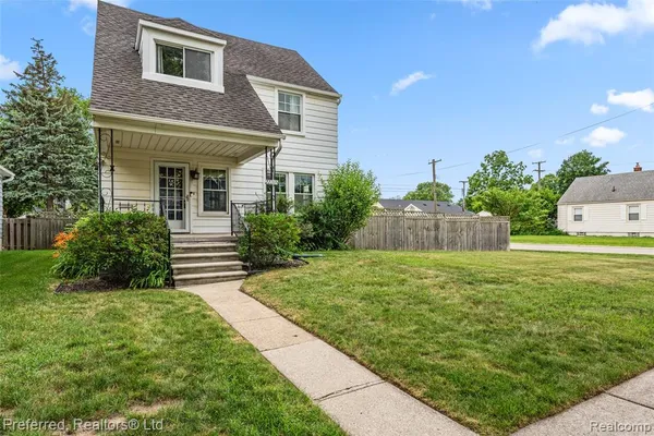 $289,900 | 22265 Nowlin Street, Dearborn, MI 48124