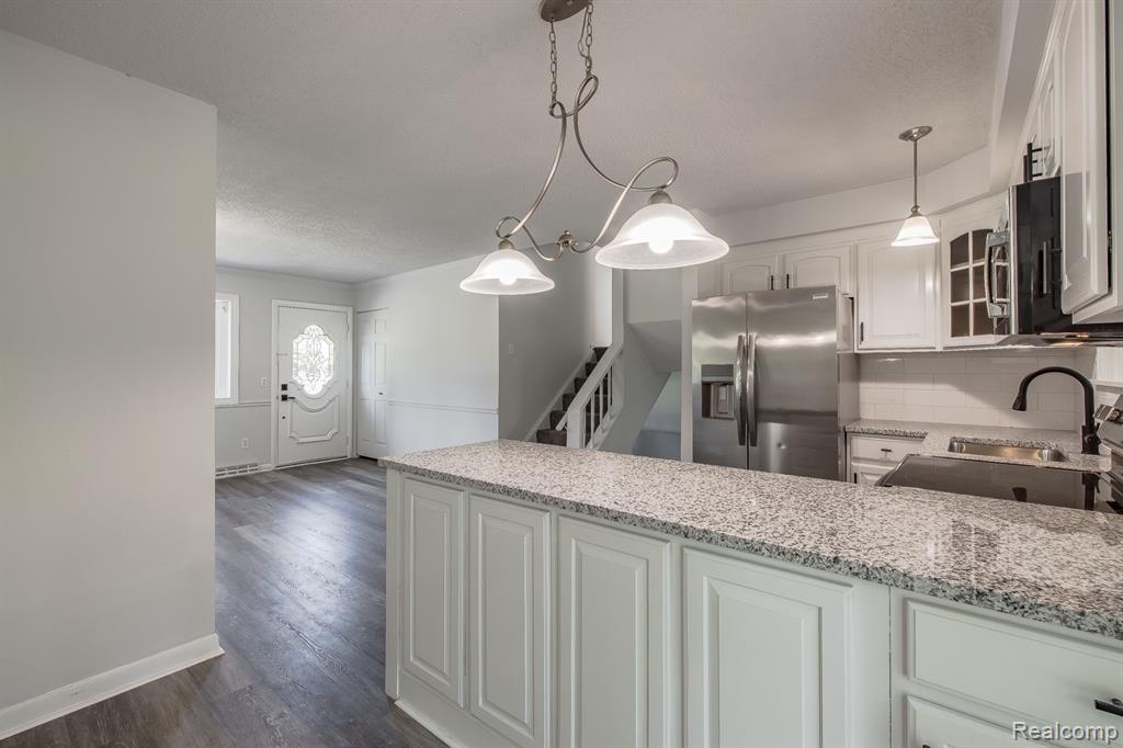 5357 Farm Road Waterford, MI 48327 - Photo 17 of 43