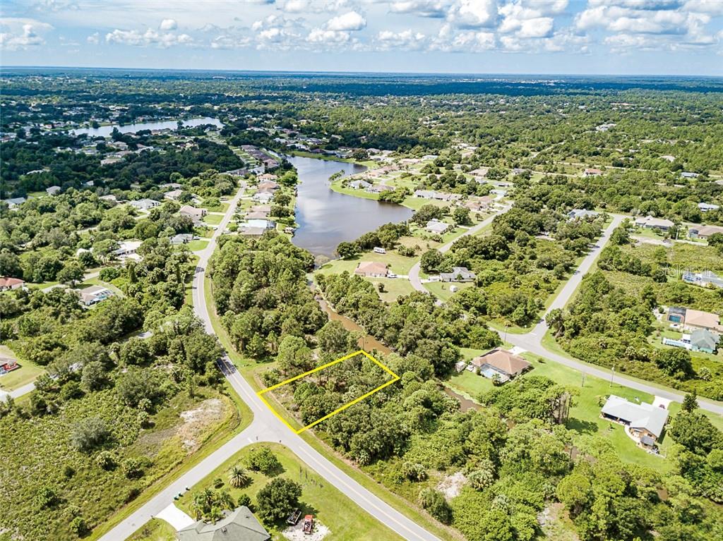 Located in the heart of Port Charlotte it is centrally located on a larger than normal lot.