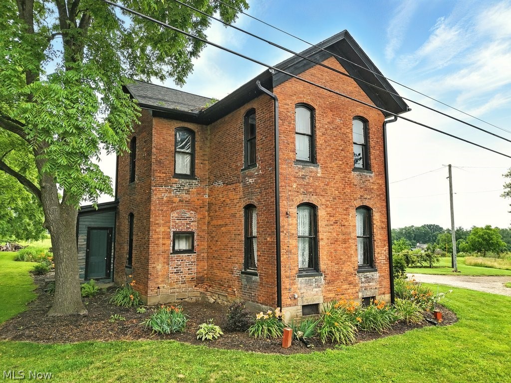 7298 Akron Road Sterling, OH 44276 - Photo 2 of 39
