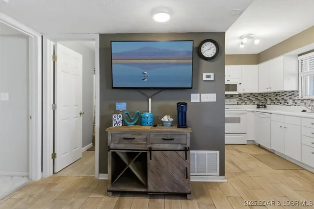 $216,000 | 85 Kodiak Lane, Unit 2C, Lake Ozark, MO 65049