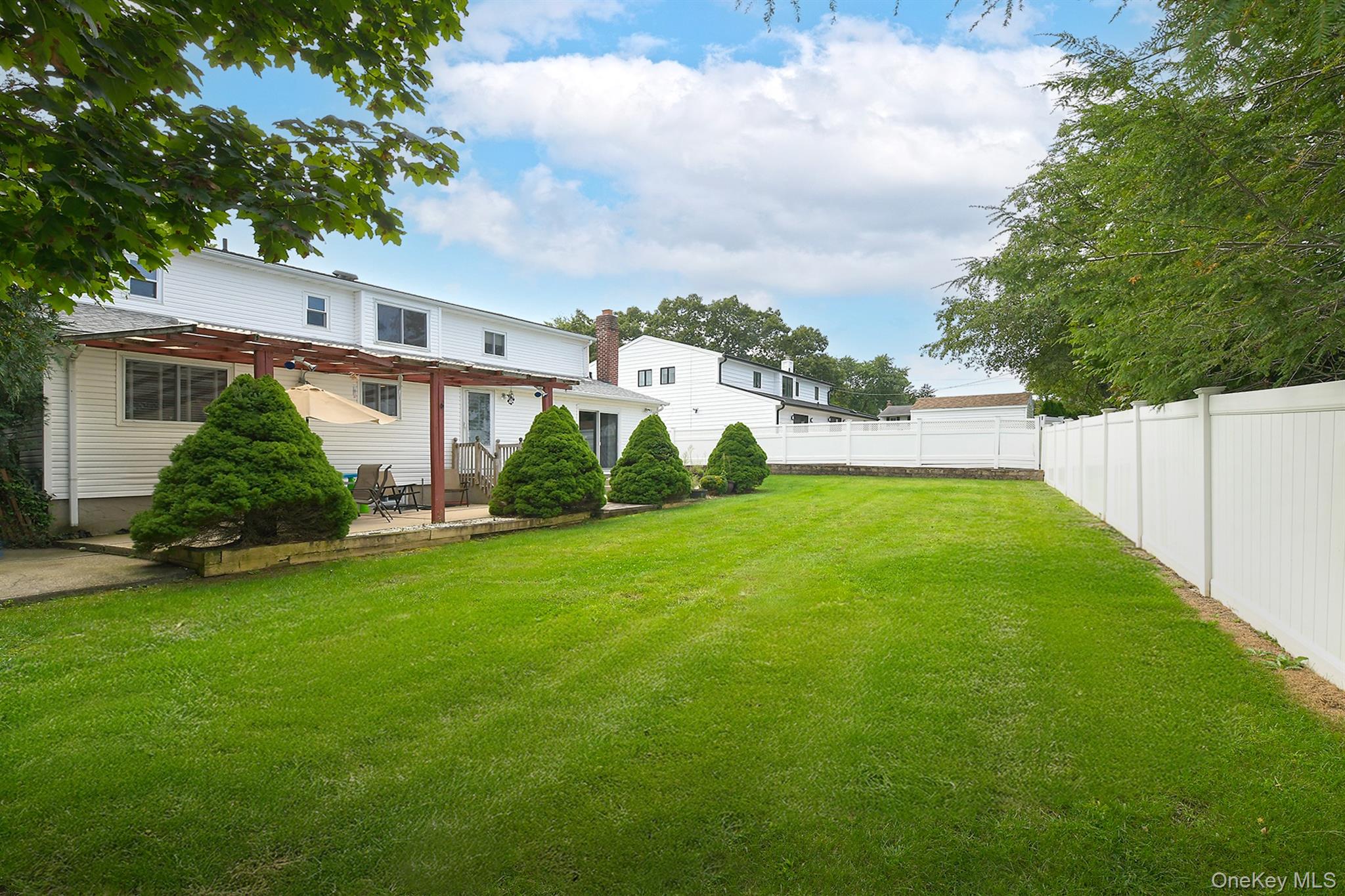29 Abbot Road Smithtown, NY 11787 - Photo 37 of 40 Gallery Image 37