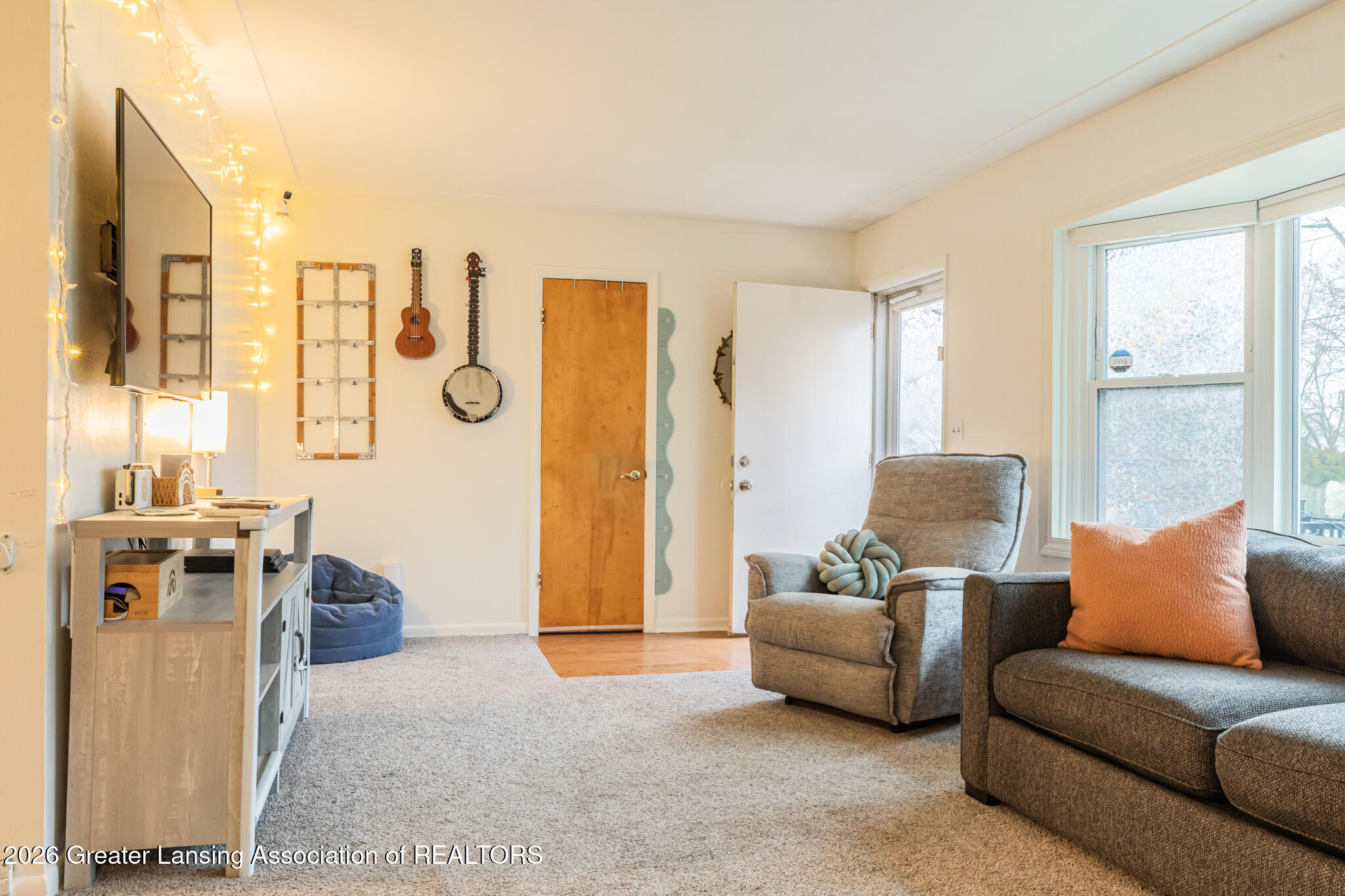 2332 Washington Road Lansing, MI 48911 - Photo 2 of 28