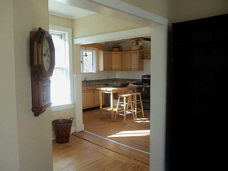 29 Anthony Street Newport, RI 02840 - Photo 4 of 17 Kitchen.