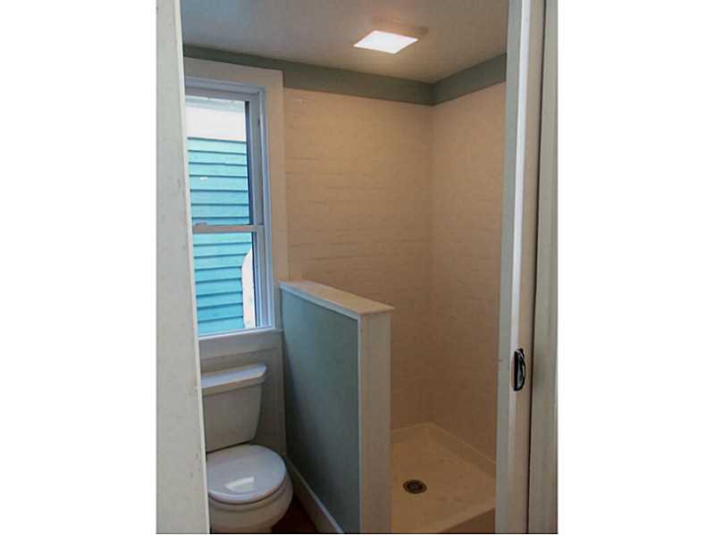 29 Anthony Street Newport, RI 02840 - Photo 5 of 17 Bathroom.