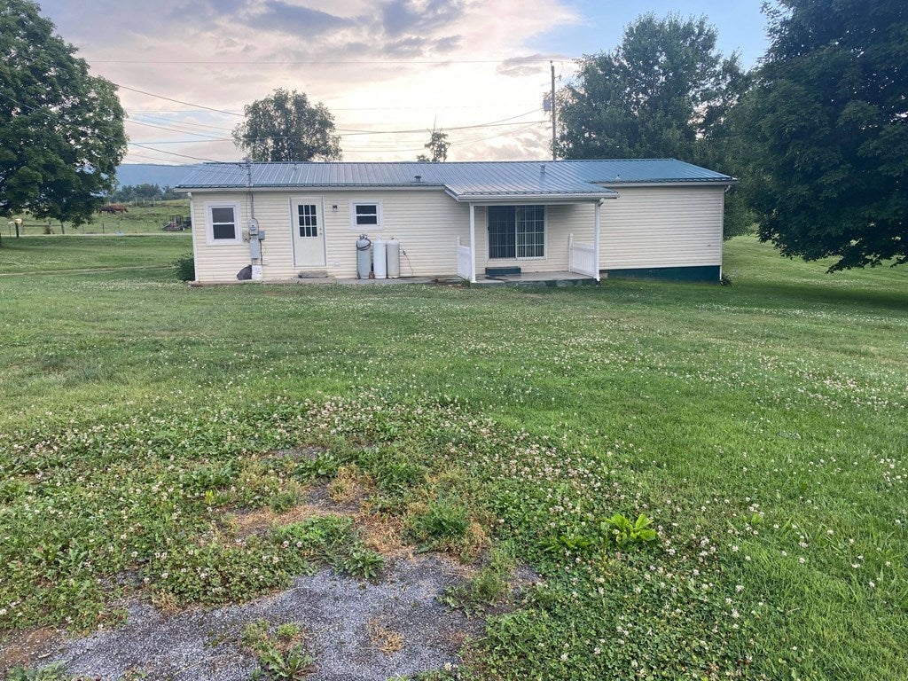 38375 Loves Mill Road Chilhowie, VA 24319 - Photo 16 of 28 Gallery Image 16