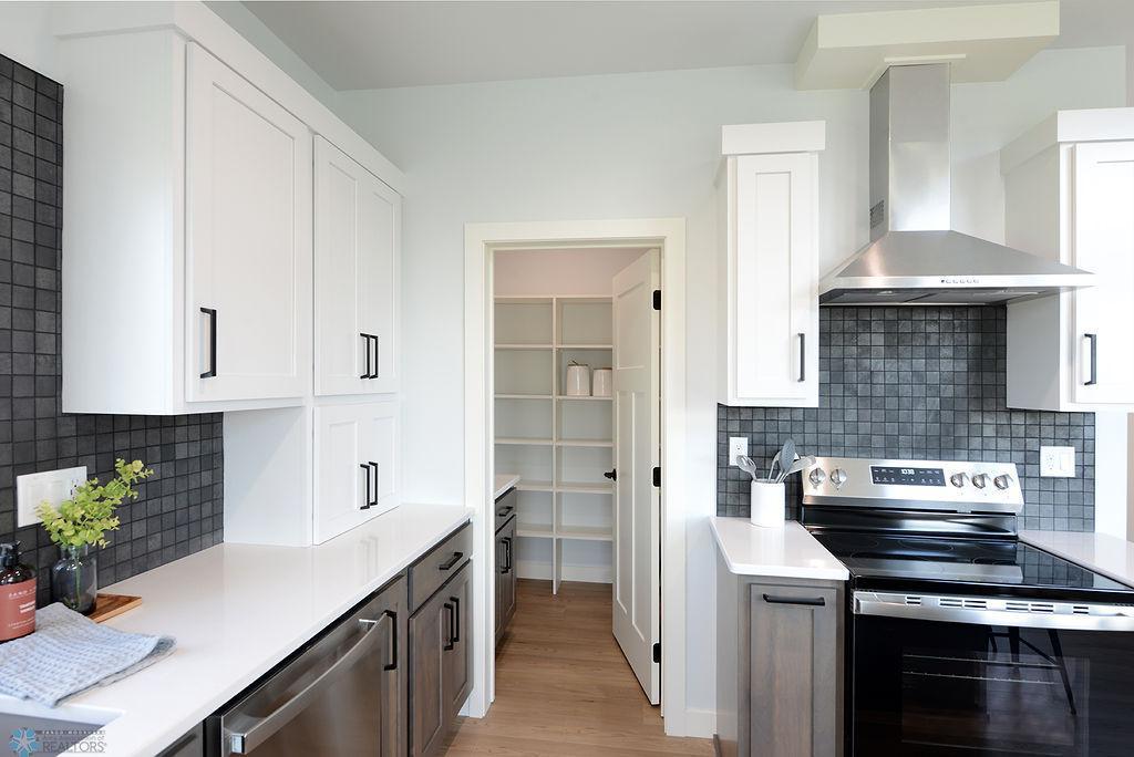 7358 30th Street South Fargo, ND 58104 - Photo 19 of 50