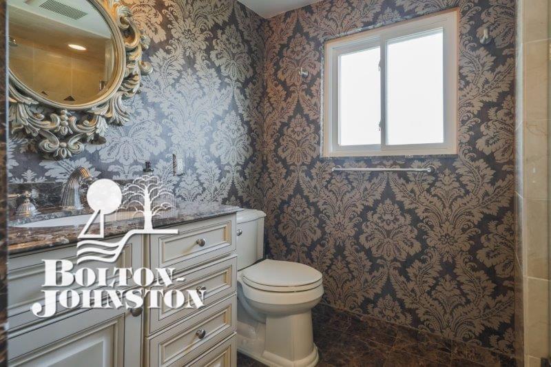 612 Canterbury Road Grosse Pointe, MI 48236 - Photo 35 of 54 Master Bath w/SS