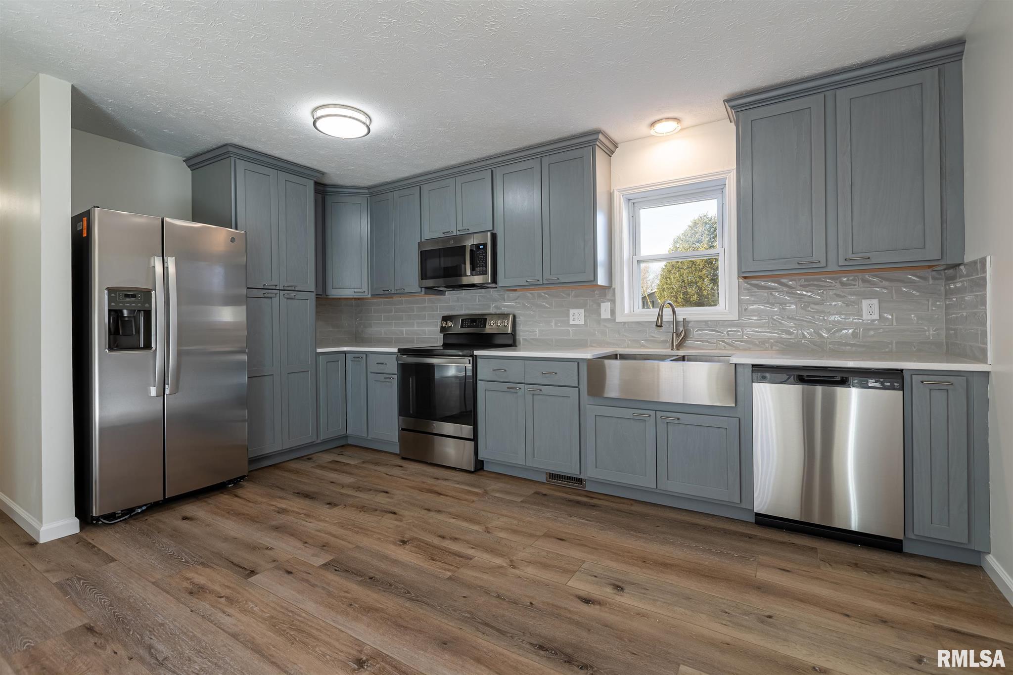12069 Pebble Point Road Marion, IL 62959 - Photo 11 of 42 Gallery Image 11