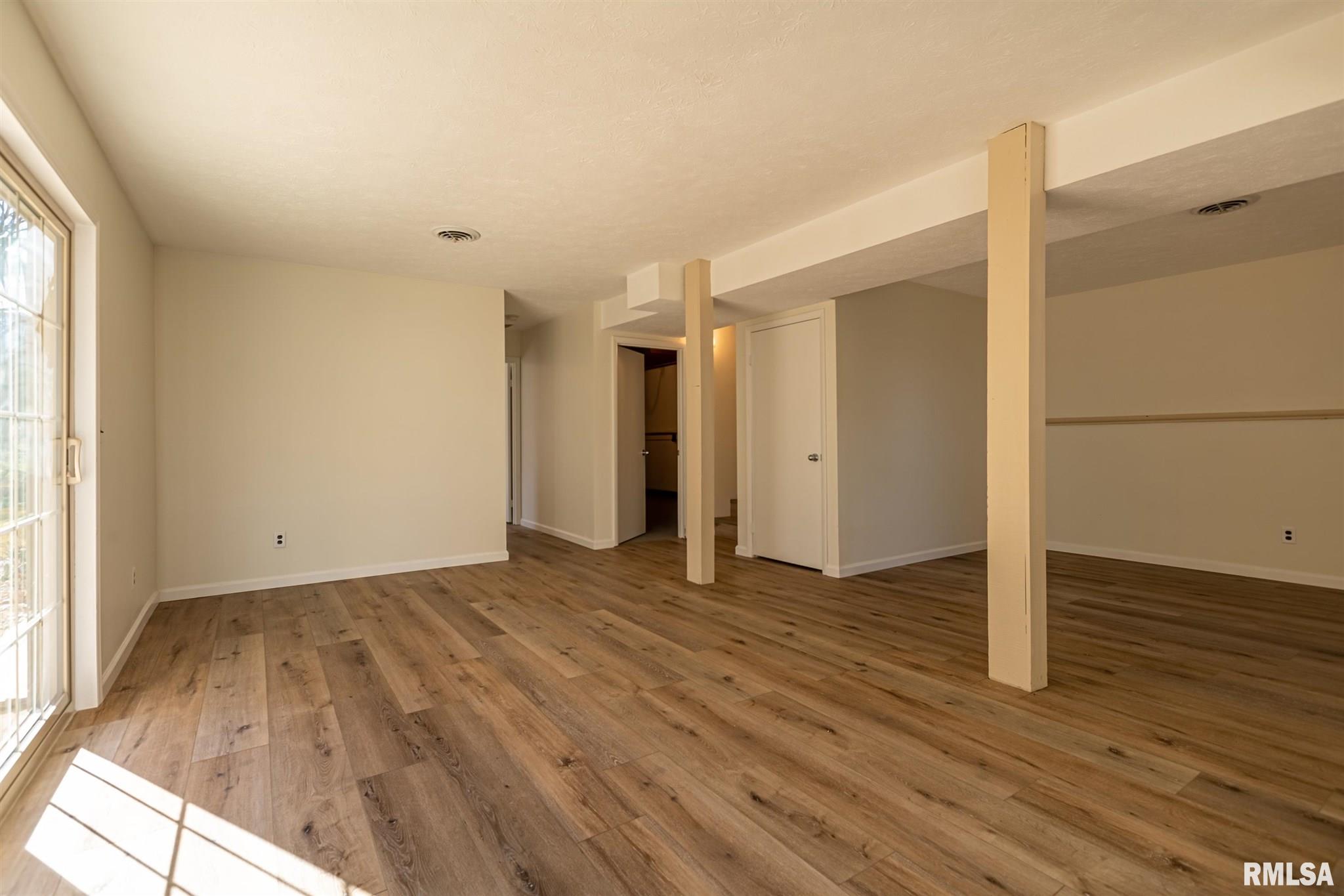 12069 Pebble Point Road Marion, IL 62959 - Photo 19 of 42 Gallery Image 19