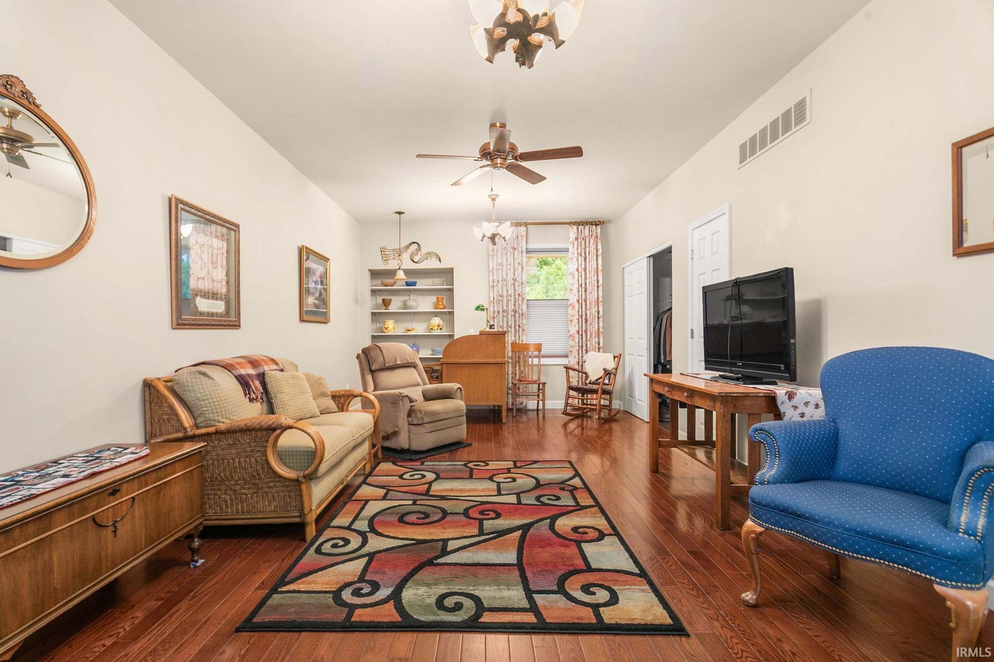 525 South Filbert Street New Carlisle, IN 46552 - Photo 5 of 42