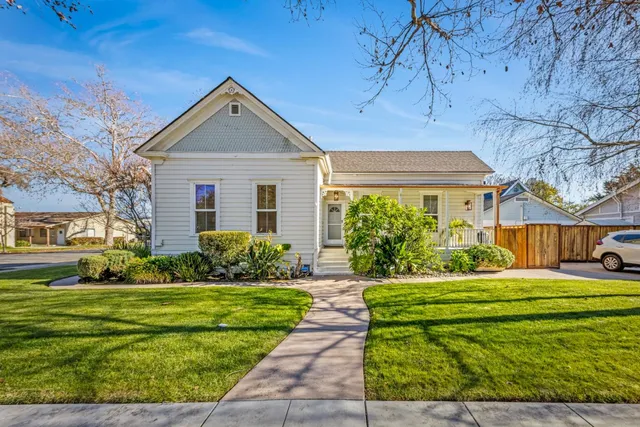 $1,199,888 | 194 4th Street, Gilroy, CA 95020