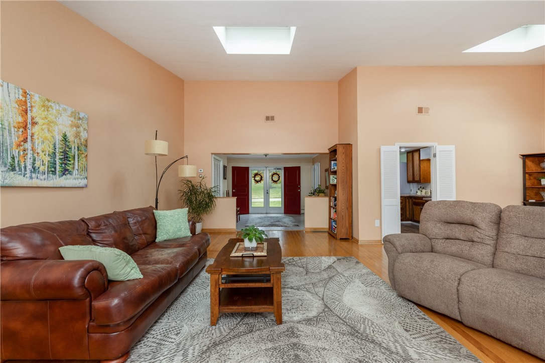 1737 Genesee Road Elmira, NY 14905 - Photo 5 of 46