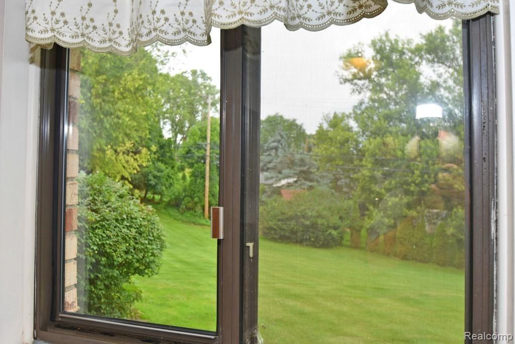 2284 West Avon Road Rochester Hills, MI 48309 - Photo 23 of 53
