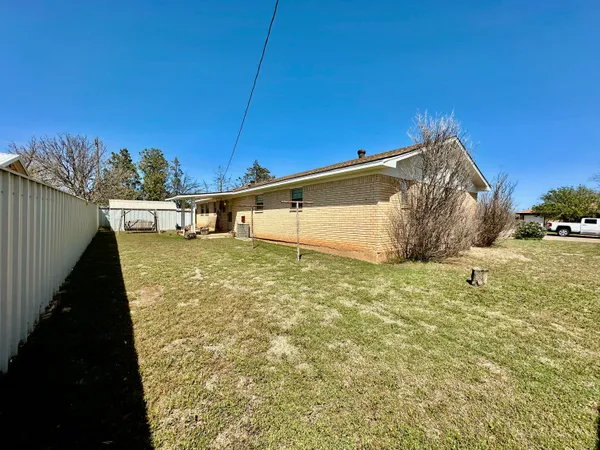 $115,000 | 700 South Bowie Avenue, Tulia, TX 79088