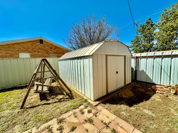$115,000 | 700 South Bowie Avenue, Tulia, TX 79088