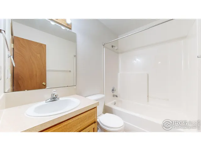 a picture of a living room