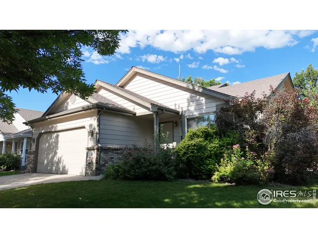 a black and white photo of a house