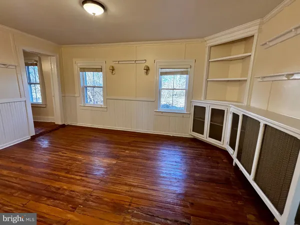 $2,300 | 8122 John Mosby Highway, Boyce, VA 22620