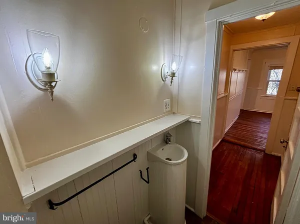 $2,300 | 8122 John Mosby Highway, Boyce, VA 22620