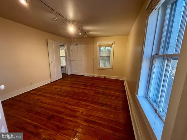 $2,300 | 8122 John Mosby Highway, Boyce, VA 22620