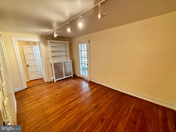 $2,300 | 8122 John Mosby Highway, Boyce, VA 22620