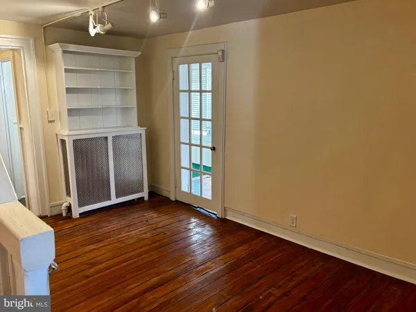 $2,300 | 8122 John Mosby Highway, Boyce, VA 22620