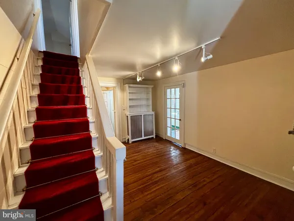 $2,300 | 8122 John Mosby Highway, Boyce, VA 22620