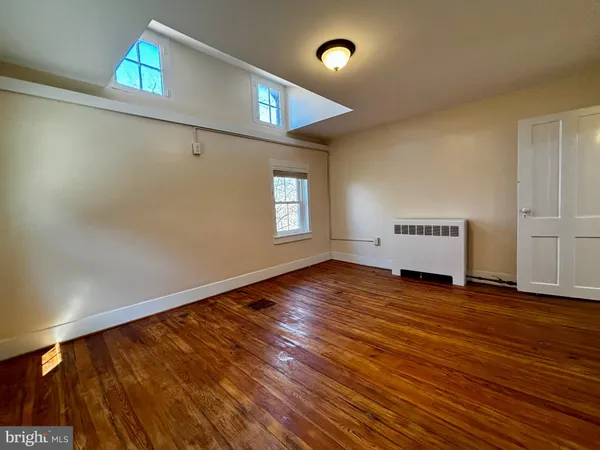 $2,300 | 8122 John Mosby Highway, Boyce, VA 22620