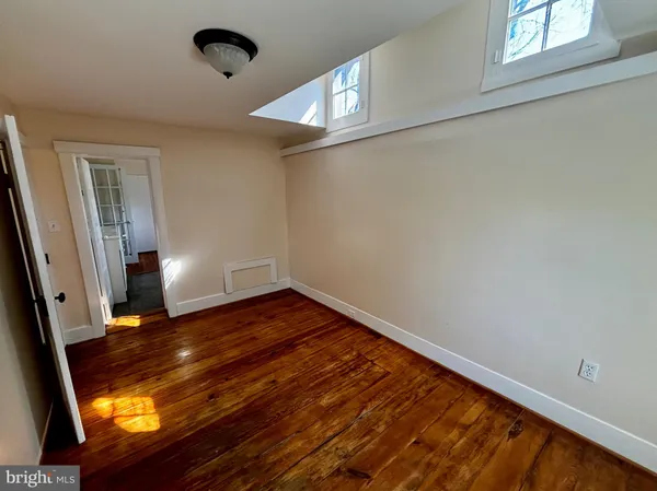 $2,300 | 8122 John Mosby Highway, Boyce, VA 22620