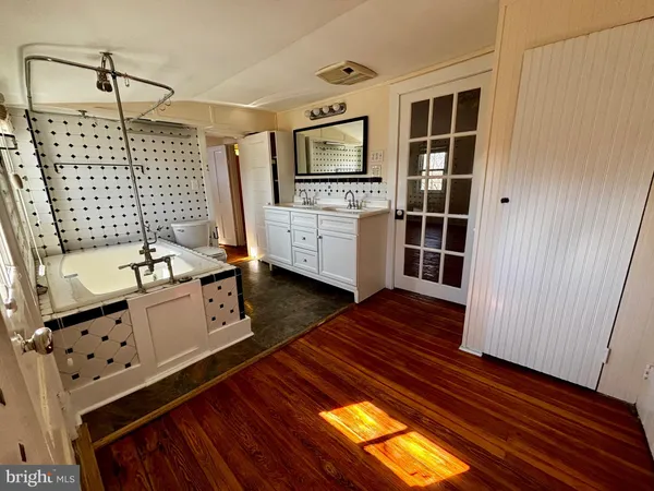 $2,300 | 8122 John Mosby Highway, Boyce, VA 22620