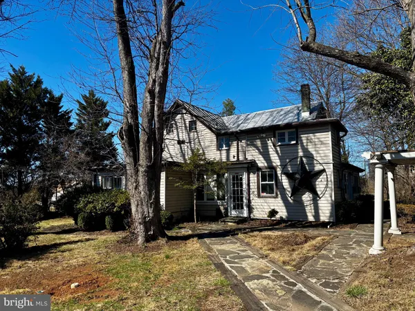 $2,300 | 8122 John Mosby Highway, Boyce, VA 22620