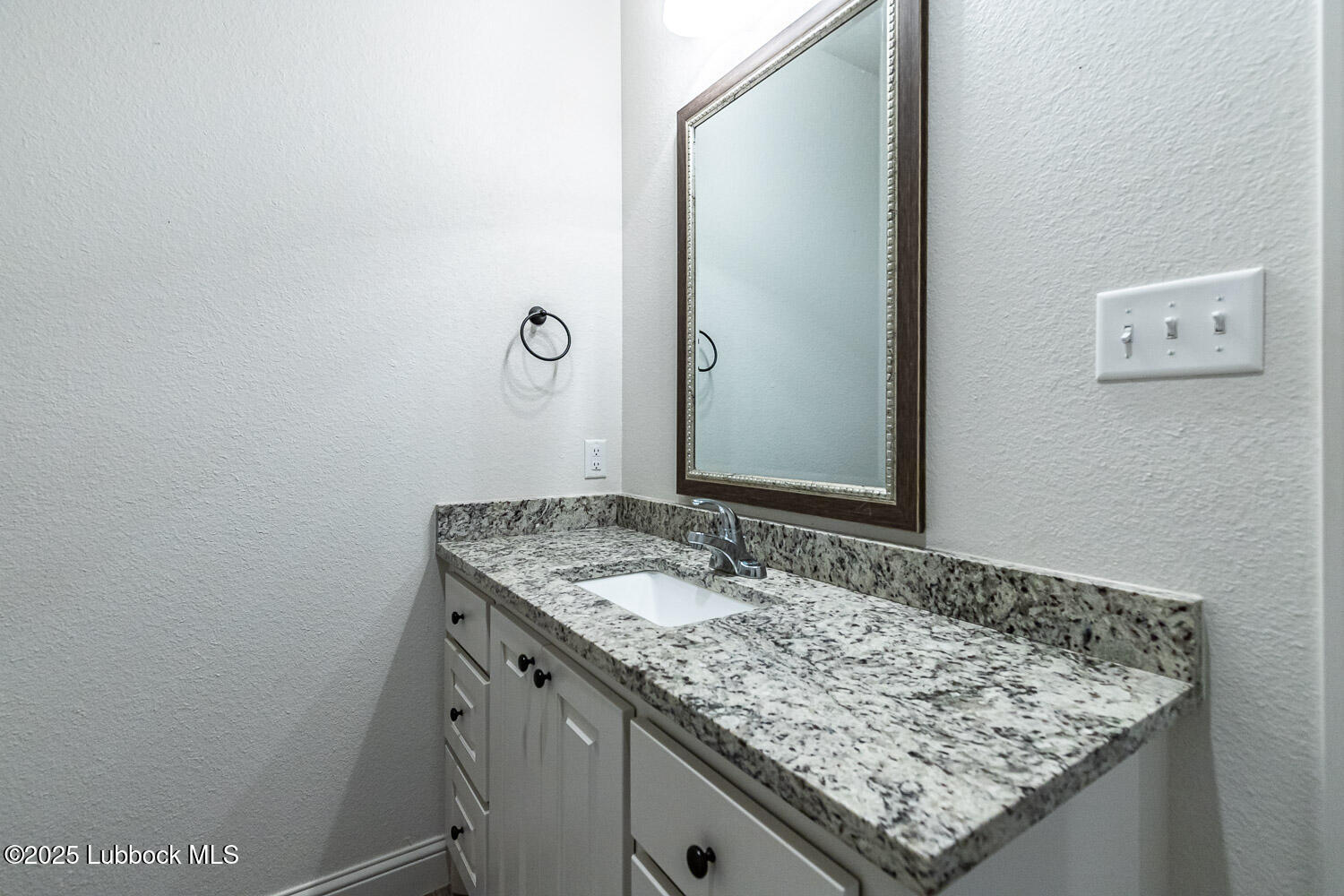 2003 102nd Street, Unit B Lubbock, TX 79423 - Photo 30 of 35 2003 A 102nd-47
