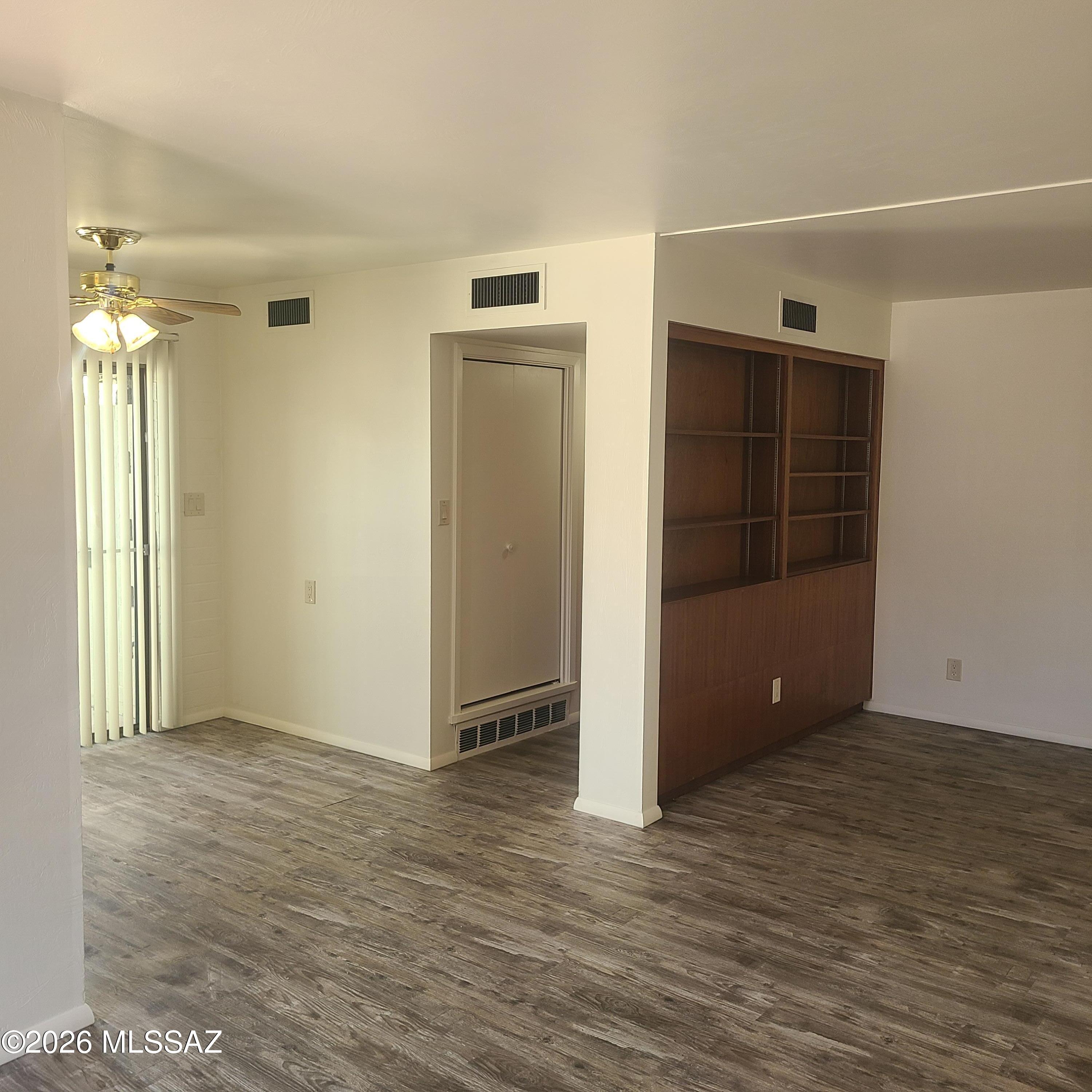1002 South Kolb Road, Unit 10 Tucson, AZ 85710 - Photo 8 of 15 20260821_104144