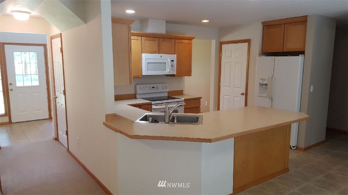 7220 191st Avenue Southwest Rochester, WA 98579 - Photo 4 of 24