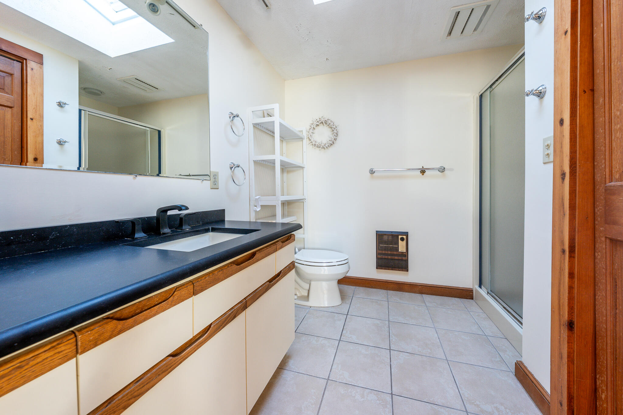 71 Shore Drive Mashpee, MA 02649 - Photo 22 of 34 upperbath (1)