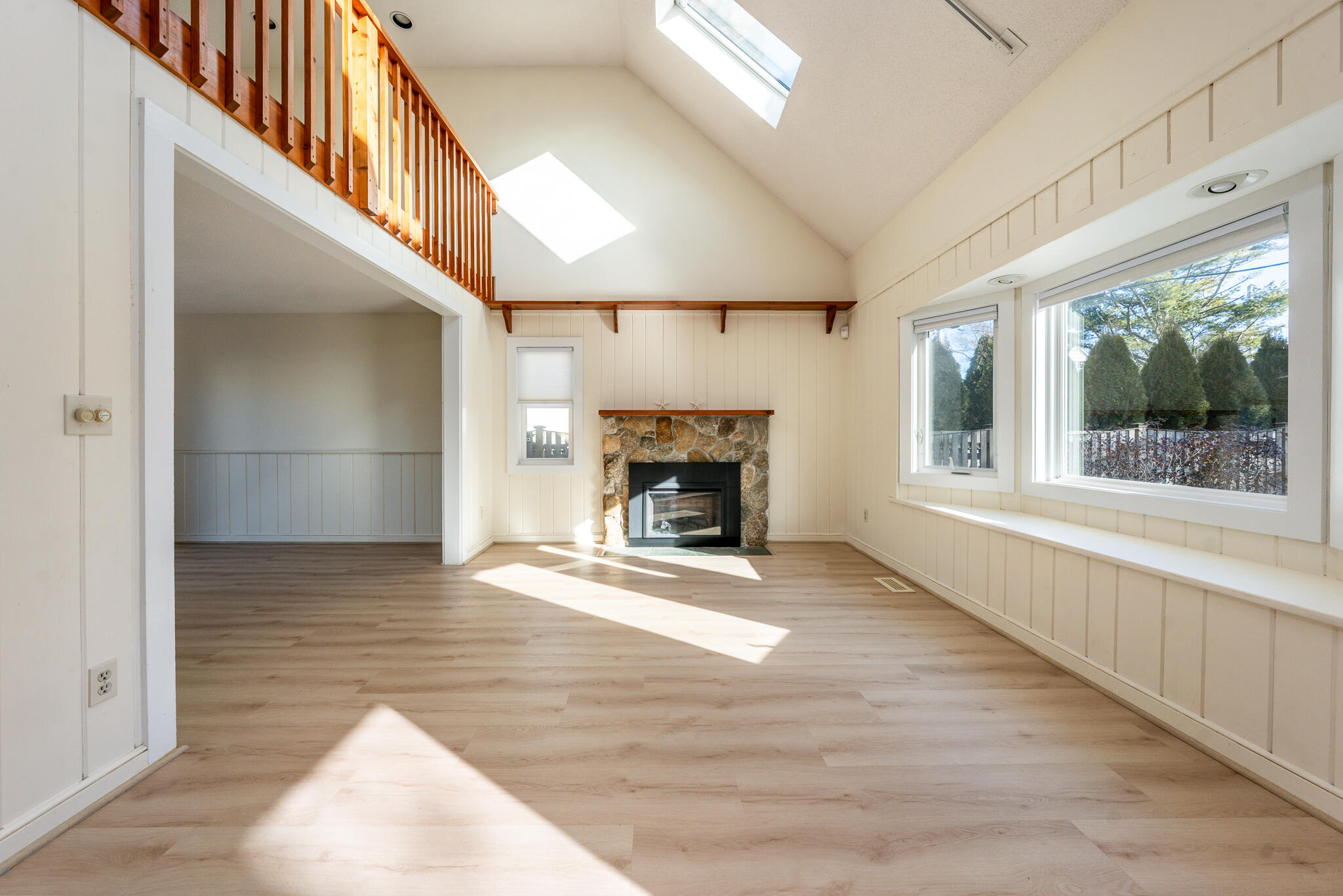 71 Shore Drive Mashpee, MA 02649 - Photo 6 of 34 livroom6