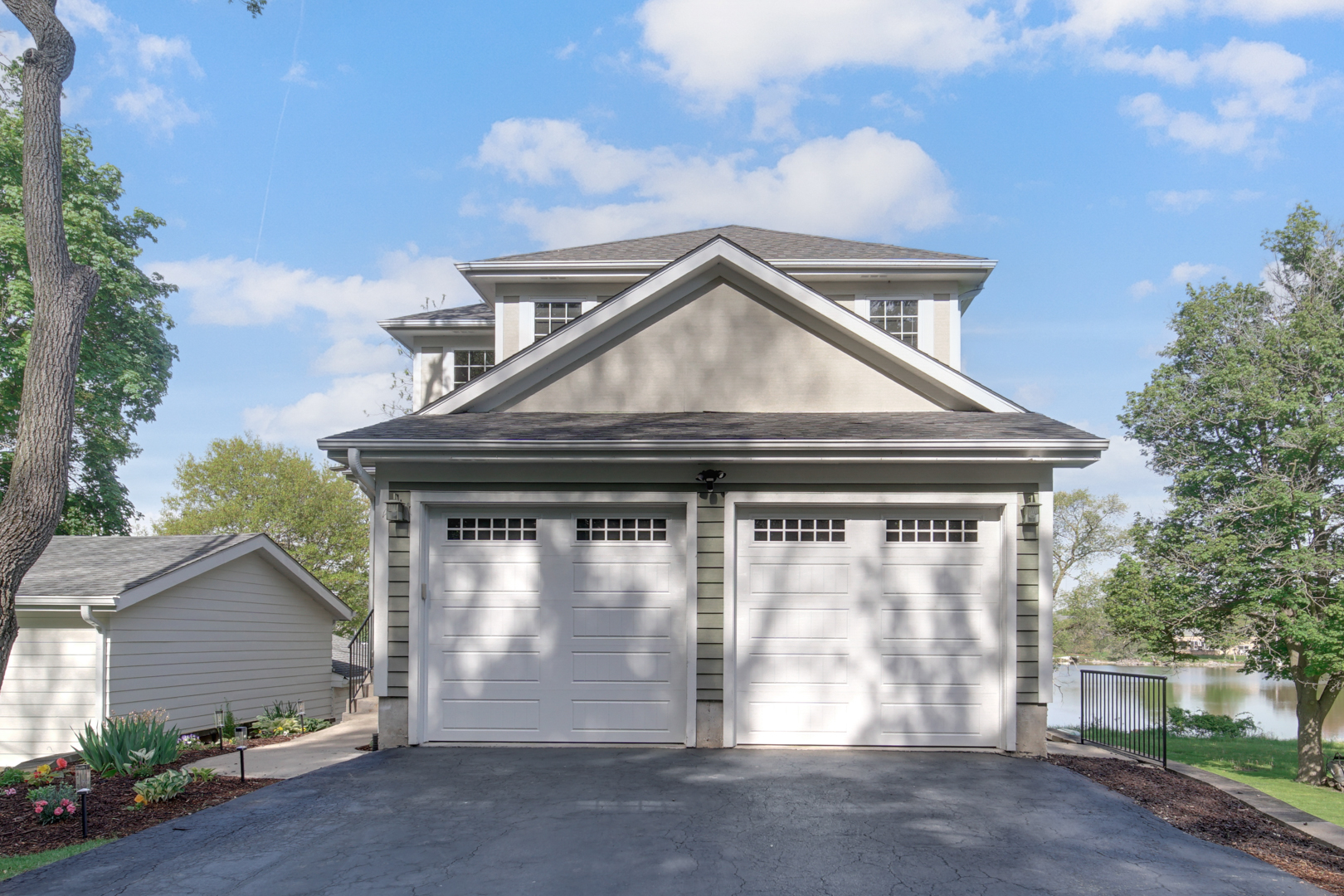 934 Robertson Road South Elgin, IL 60177 - Photo 4 of 42