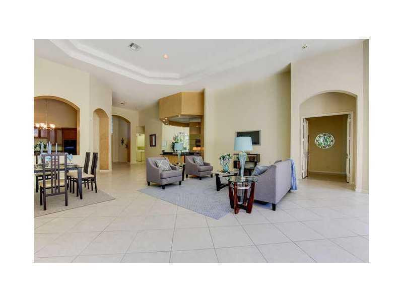 17841 Villa Club Way Boca Raton, FL 33496 - Photo 5 of 21 Living Room