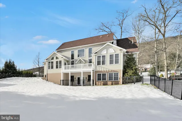 $575,000 | 4 Jackson Road, Pottsville, PA 17901