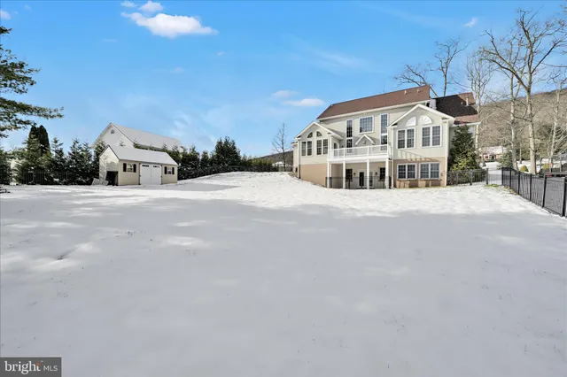 $575,000 | 4 Jackson Road, Pottsville, PA 17901