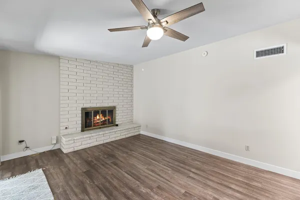 $2,295 | 1135 East Palmcroft Drive, Tempe, AZ 85282