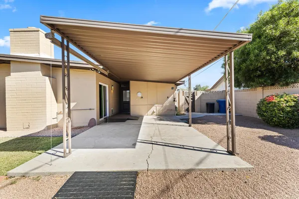 $2,295 | 1135 East Palmcroft Drive, Tempe, AZ 85282