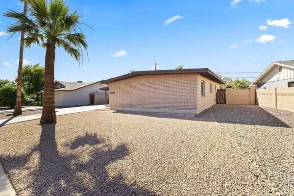 $2,295 | 1135 East Palmcroft Drive, Tempe, AZ 85282