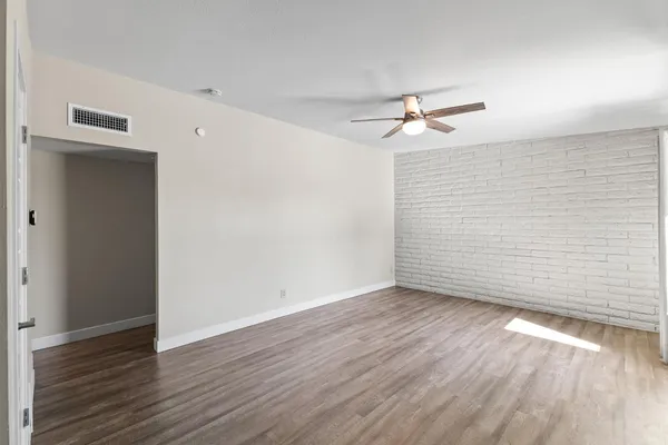 $2,295 | 1135 East Palmcroft Drive, Tempe, AZ 85282