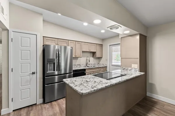 $2,295 | 1135 East Palmcroft Drive, Tempe, AZ 85282