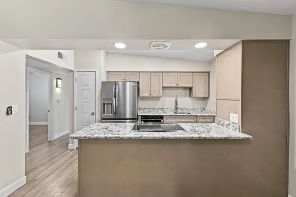 $2,295 | 1135 East Palmcroft Drive, Tempe, AZ 85282