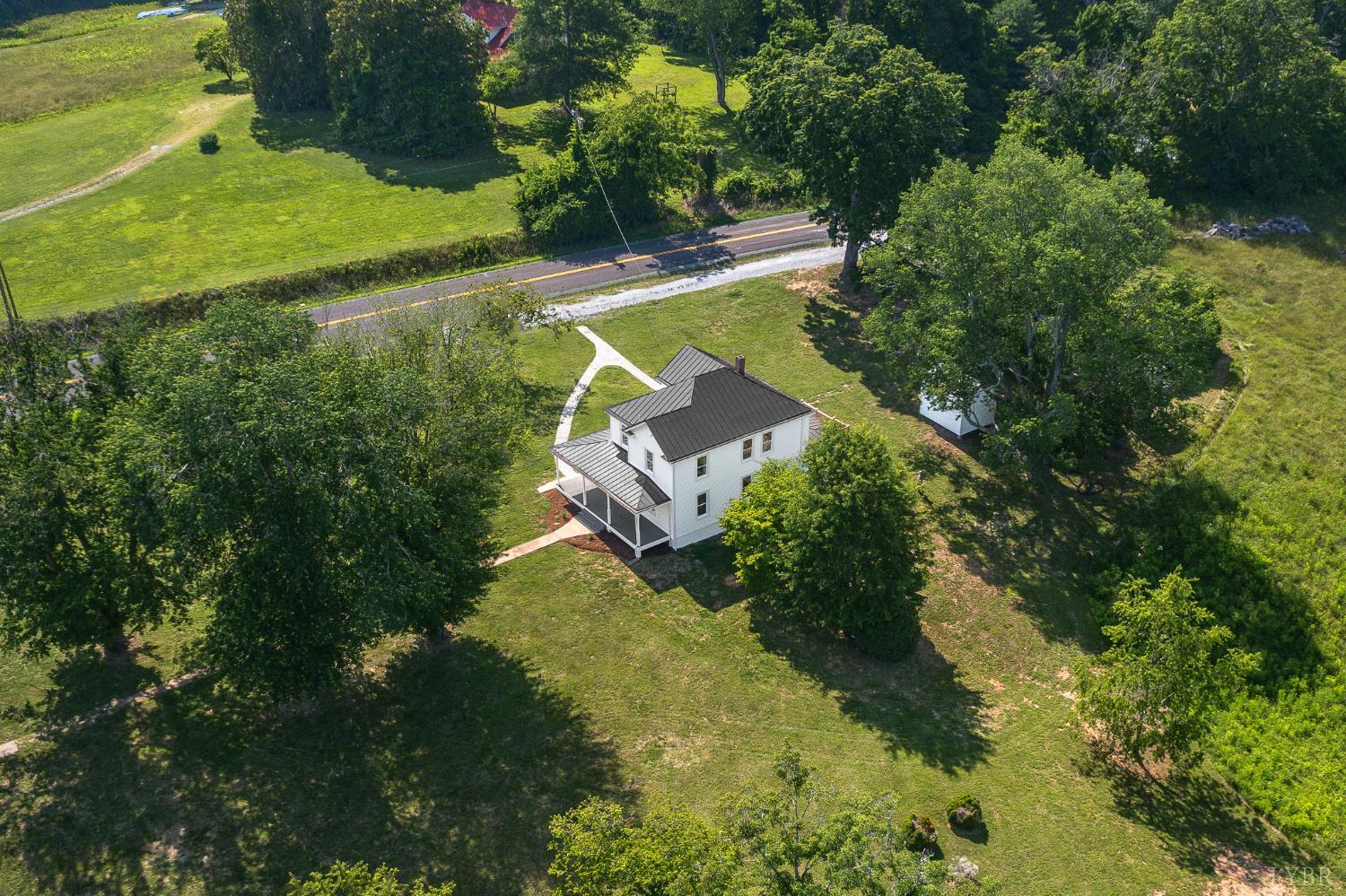 118 Father Judge Road Amherst, VA 24521 - Photo 4 of 51 Gallery Image 4