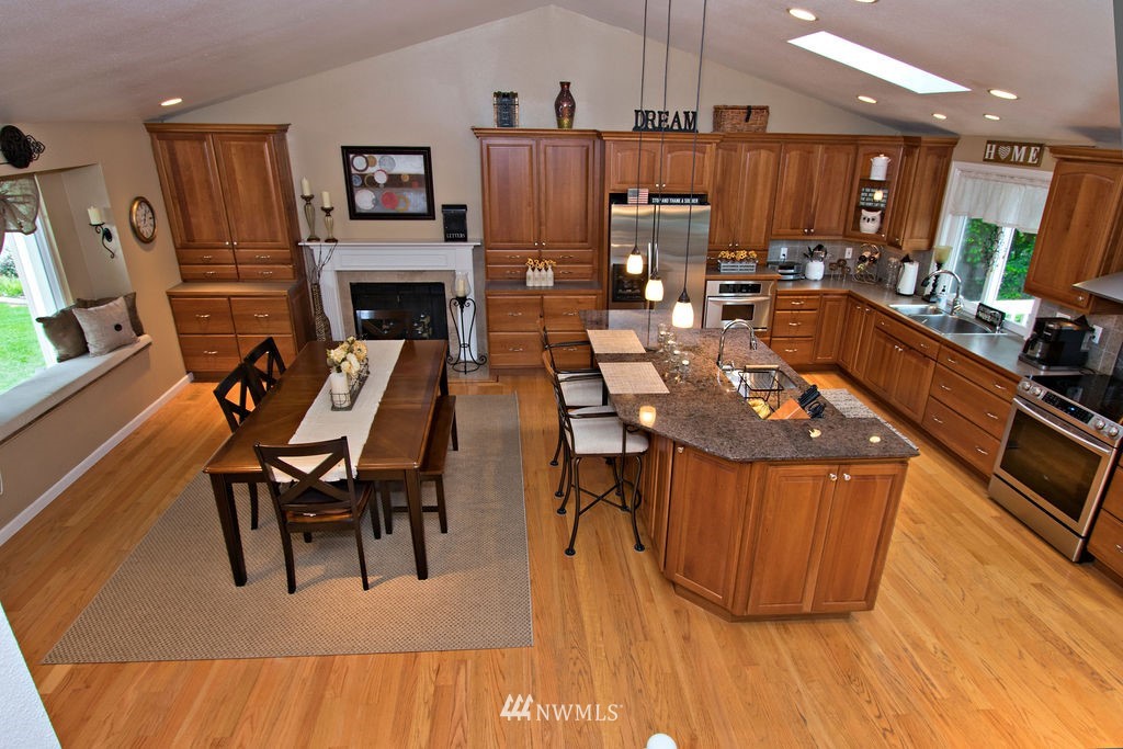 965 Field Avenue Northeast Renton, WA 98059 - Photo 13 of 38 Gallery Image 13